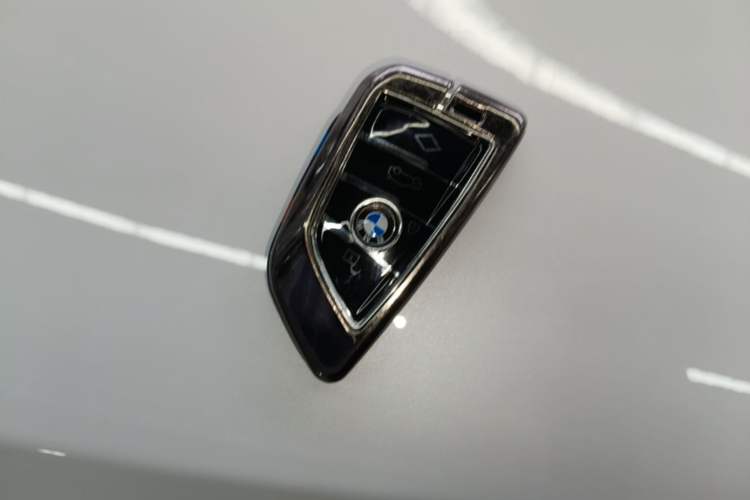 Used BMW 3 Series 2025 330Li M Sport Shadowline Package Vehicle Key