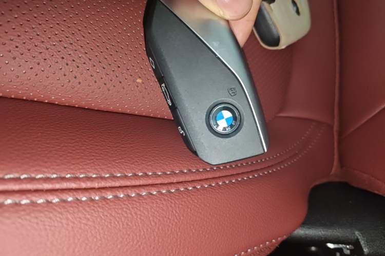 Used BMW 3 Series 2025 330Li M Sport Shadowline Package Vehicle Key