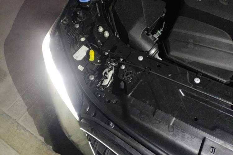 Used BMW 3 Series 2026 330Li M Sport Night Package Engine Bay Right