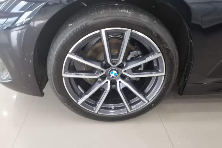 Used BMW 3 Series 2026 325Li M Sport Package Exterior 4