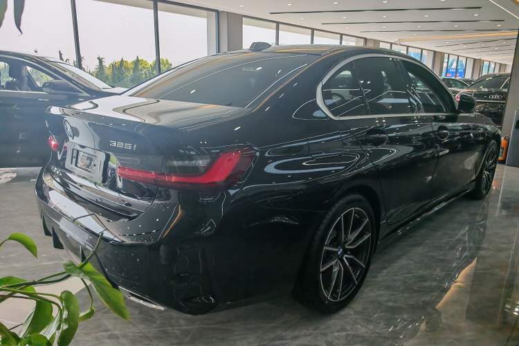 Used BMW 3 Series 2026 325i M Sport Package Exterior 6