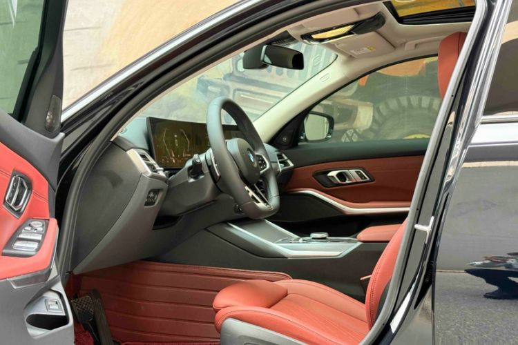 Used BMW 3 Series 2026 330Li M Sport Night Package Interior 5