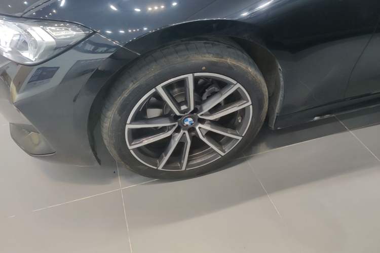Used BMW 3 Series 2026 325i M Sport Package Left Front Wheel Hub