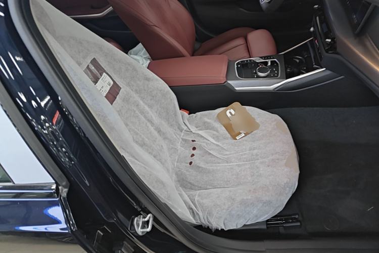 Used BMW 3 Series 2026 330Li M Sport Night Package Right Front Seat