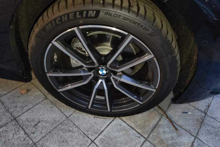 Used BMW 3 Series 2026 325Li M Sport Package Right Front Wheel Hub