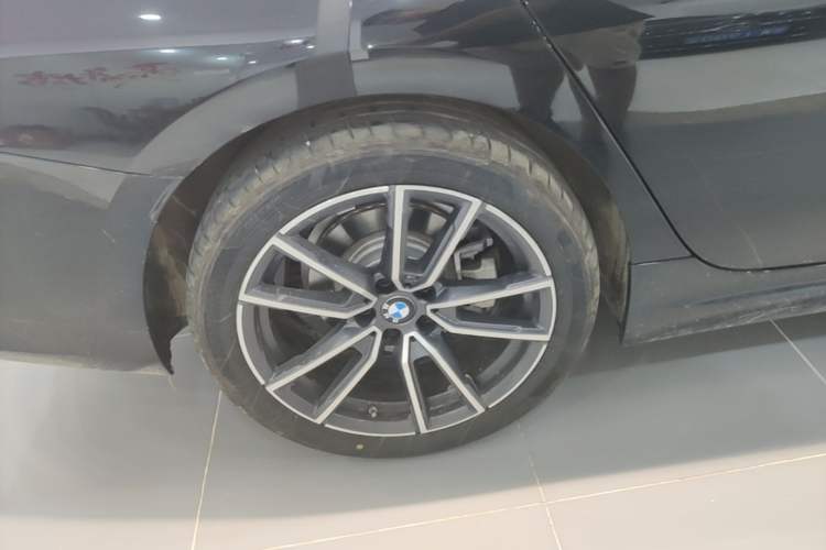 Used BMW 3 Series 2026 325i M Sport Package Right Rear Wheel Hub