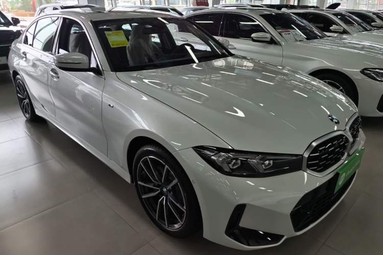 Used BMW 3 Series 2026 325Li M Sport Package Front Right 45 Deg