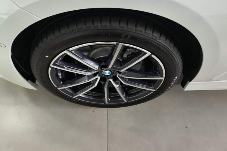 Used BMW 3 Series 2026 325Li M Sport Package Left Front Wheel Hub