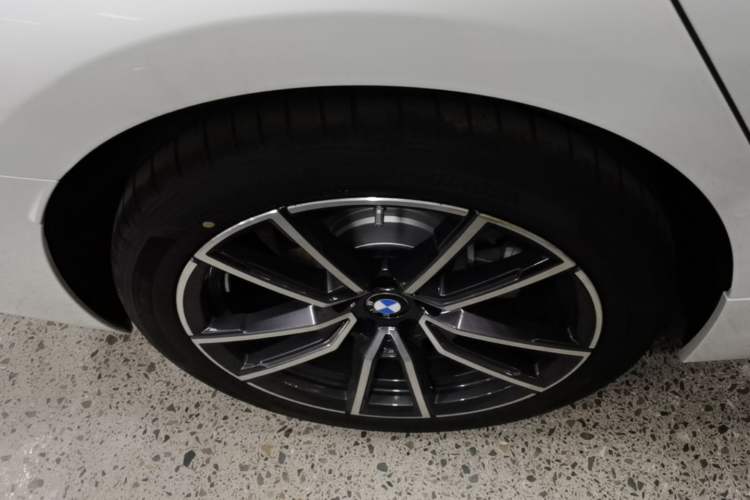 Used BMW 3 Series 2026 325Li M Sport Package Right Rear Wheel Hub