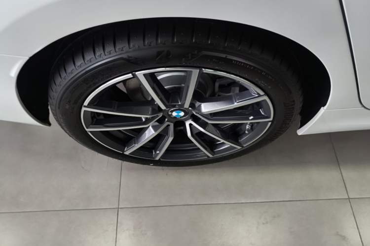 Used BMW 3 Series 2026 325Li M Sport Package Right Rear Wheel Hub