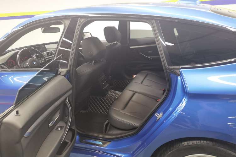 Used BMW 3 Series GT 2020 320i M Sport Package Left Rear Seat