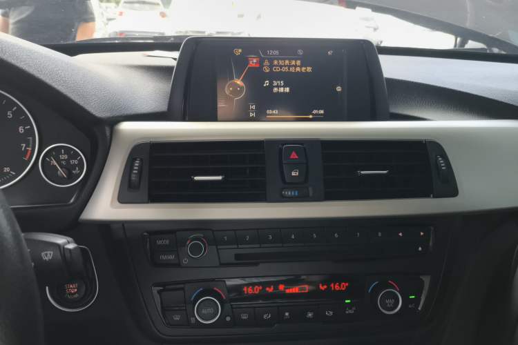 Used BMW 3 Series GT 2013 320i Leading Model Audio And AC Panel