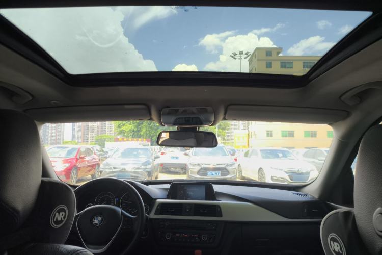 Used BMW 3 Series GT 2013 320i Leading Model Headliner