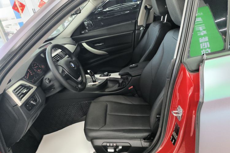 Used BMW 3 Series GT 2016 320i Fashion Model Left Front Seat