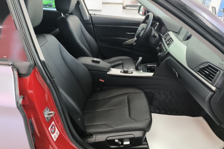 Used BMW 3 Series GT 2016 320i Fashion Model Right Front Seat