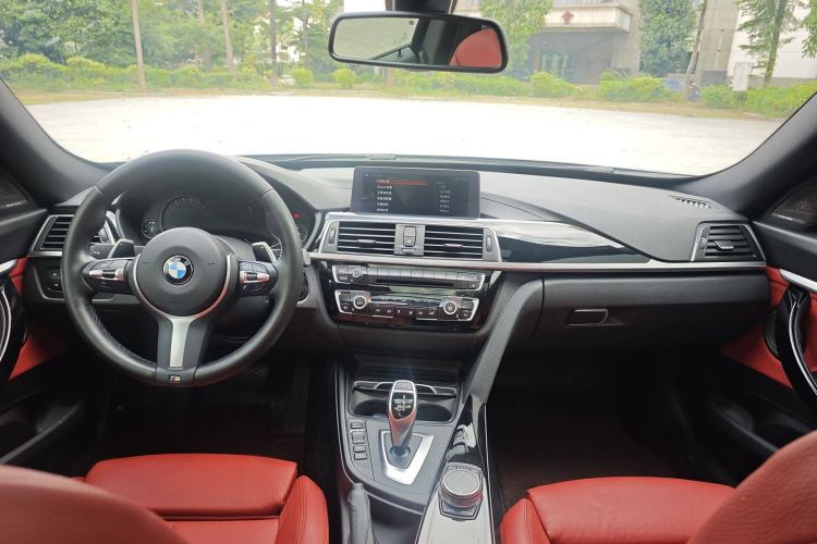 Used BMW 3 Series GT 2020 320i M Sport Night Edition Interior 2