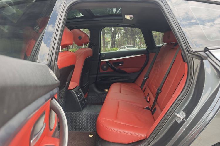 Used BMW 3 Series GT 2020 320i M Sport Night Edition Interior 4