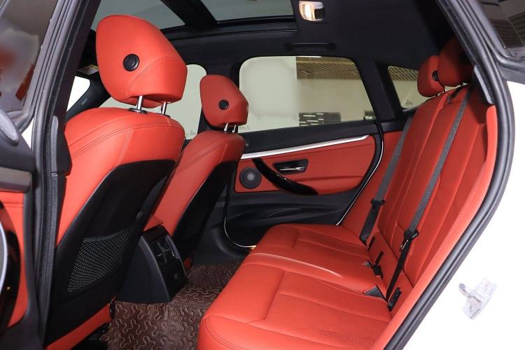Used BMW 3 Series GT 2020 320i M Sport Night Edition Interior 3