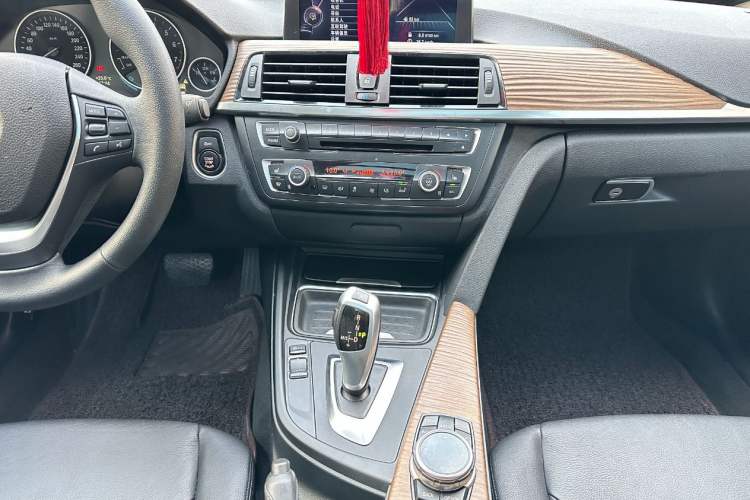 Used BMW 3 Series GT 2013 320i Sport Design Package Audio And AC Panel