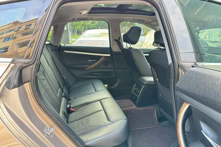 Used BMW 3 Series GT 2013 320i Sport Design Package Headliner
