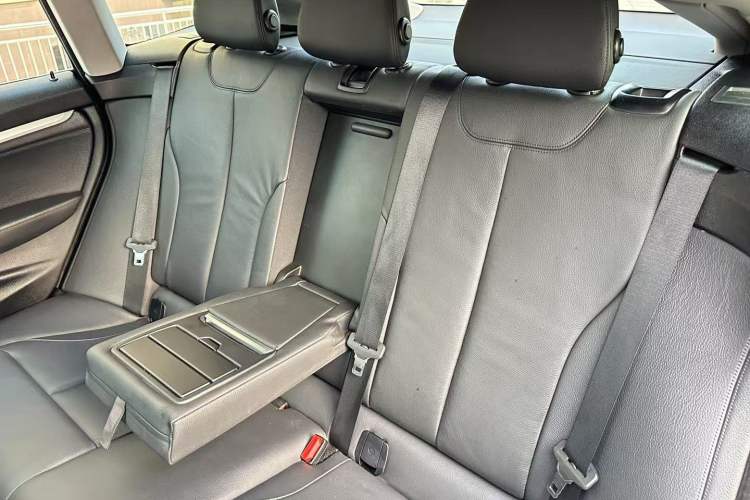Used BMW 3 Series GT 2013 320i Sport Design Package Interior 2