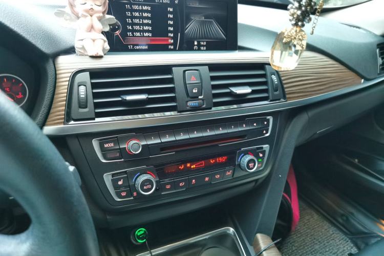 Used BMW 3 Series GT 2013 320i Sport Design Package Audio And AC Panel