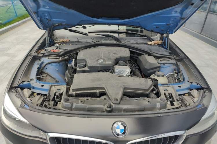 Used BMW 3 Series GT 2013 328i Sport Design Package Engine Bay