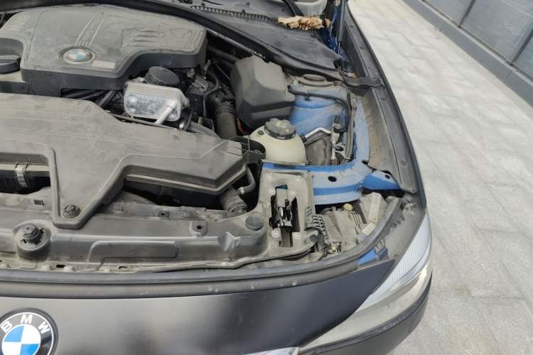 Used BMW 3 Series GT 2013 328i Sport Design Package Engine Bay Left