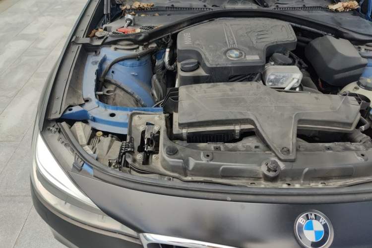 Used BMW 3 Series GT 2013 328i Sport Design Package Engine Bay Right