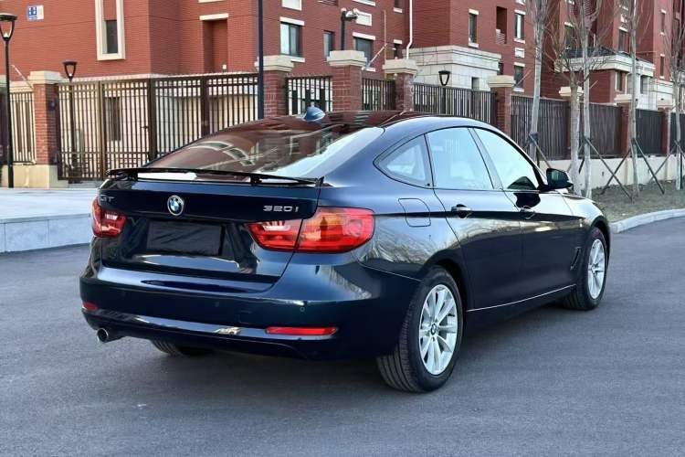 Used BMW 3 Series GT 2013 320i Leading Model Exterior 2