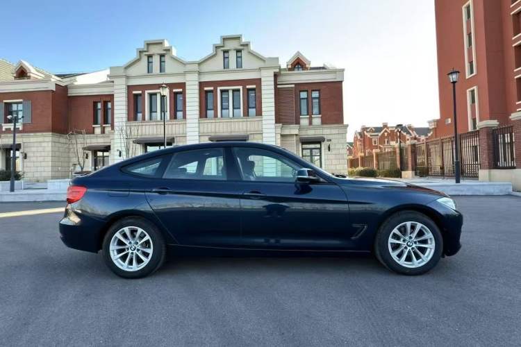 Used BMW 3 Series GT 2013 320i Leading Model Exterior 3
