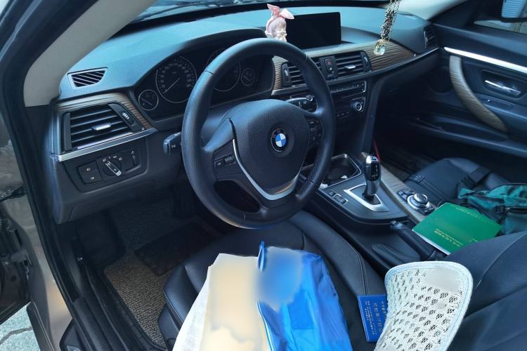 Used BMW 3 Series GT 2013 320i Sport Design Package Interior 2