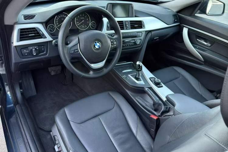 Used BMW 3 Series GT 2013 320i Leading Model Interior 3