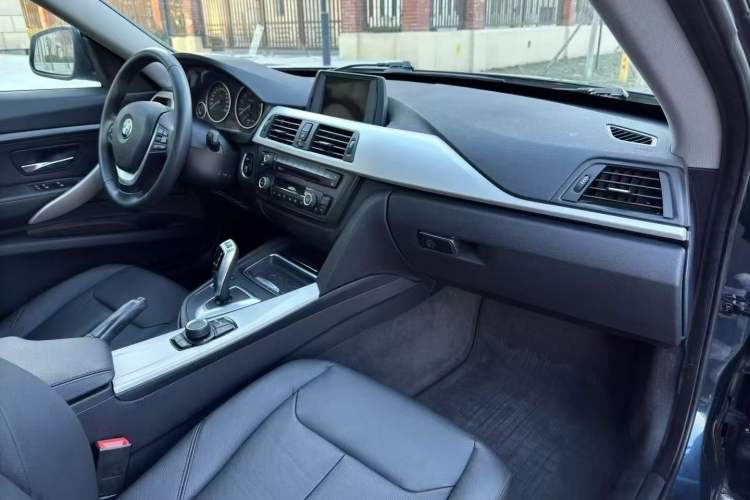 Used BMW 3 Series GT 2013 320i Leading Model Interior 5
