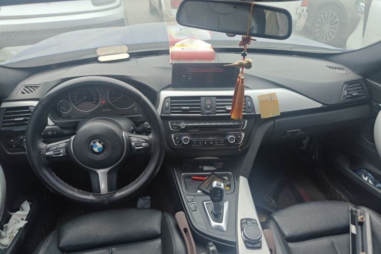 Used BMW 3 Series GT 2013 320i Sport Design Package Center Console