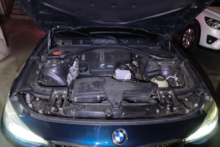 Used BMW 3 Series GT 2013 320i Leading Model Engine Bay