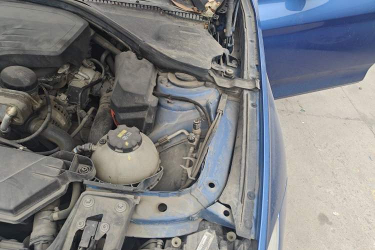 Used BMW 3 Series GT 2013 320i Sport Design Package Engine Bay Left