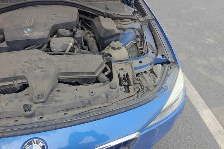 Used BMW 3 Series GT 2013 320i Sport Design Package Engine Bay Left