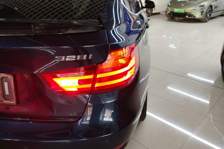 Used BMW 3 Series GT 2013 328i Sport Design Package Exterior 6