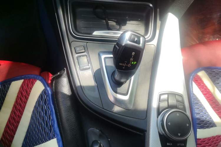 Used BMW 3 Series GT 2013 320i Sport Design Package Gear Lever