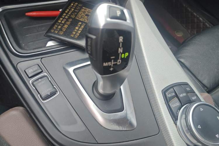 Used BMW 3 Series GT 2013 320i Sport Design Package Gear Lever