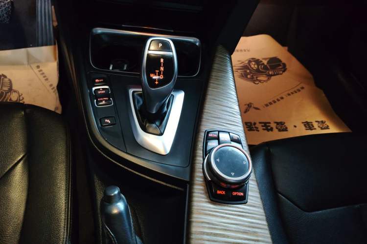 Used BMW 3 Series GT 2013 328i Sport Design Package Gear Lever