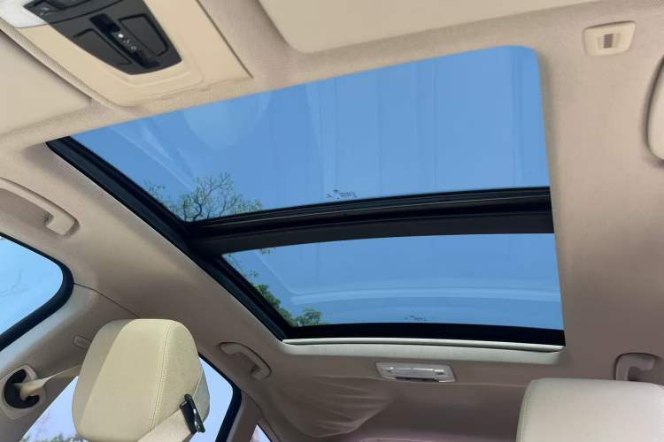Used BMW 3 Series GT 2013 320i Leading Model Headliner