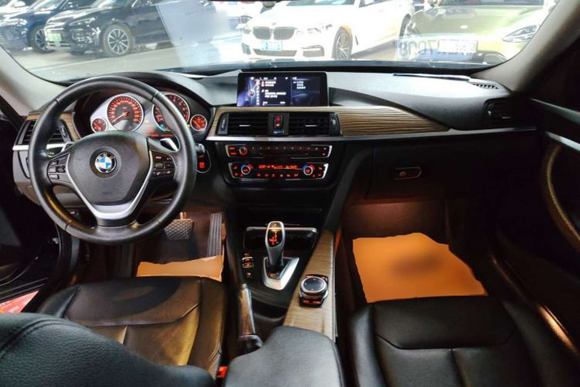 Used BMW 3 Series GT 2013 328i Sport Design Package Interior 2