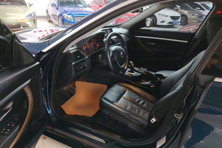 Used BMW 3 Series GT 2013 328i Sport Design Package Interior 3