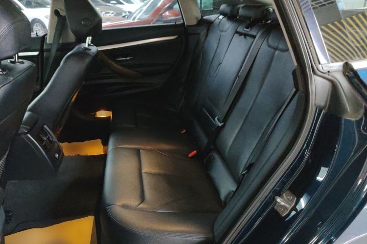 Used BMW 3 Series GT 2013 328i Sport Design Package Interior 4