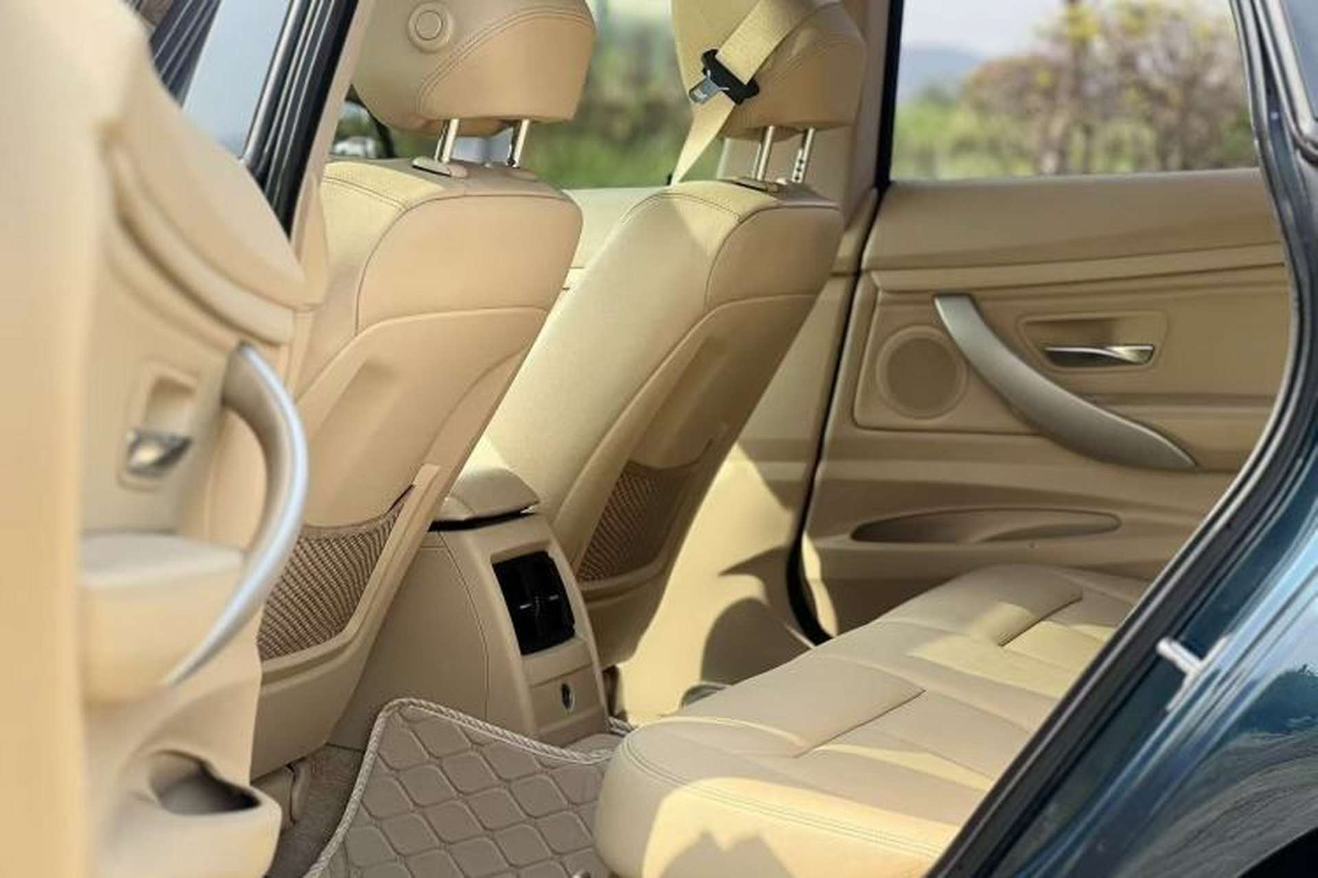 Used BMW 3 Series GT 2013 320i Leading Model Interior 4