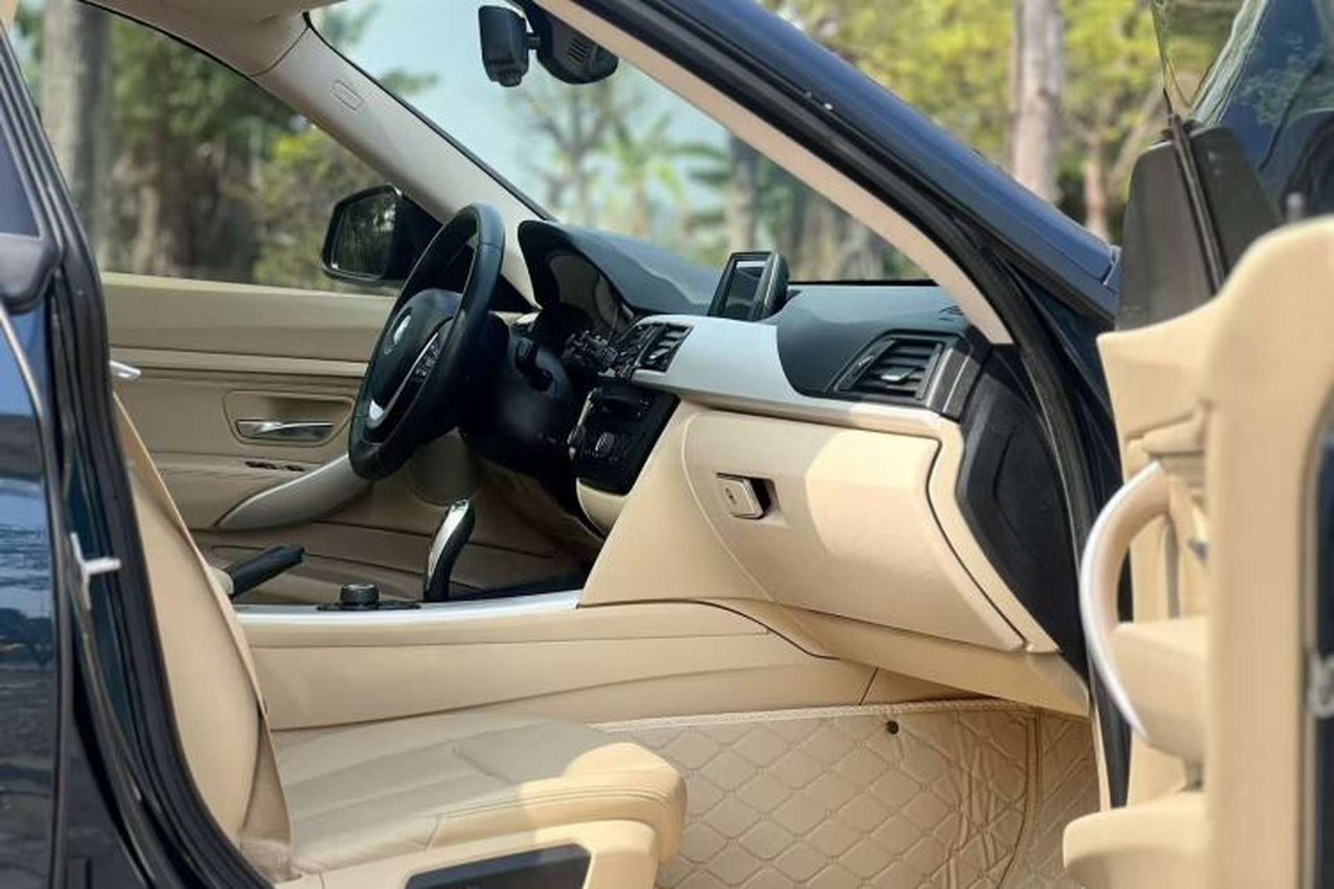 Used BMW 3 Series GT 2013 320i Leading Model Interior 5