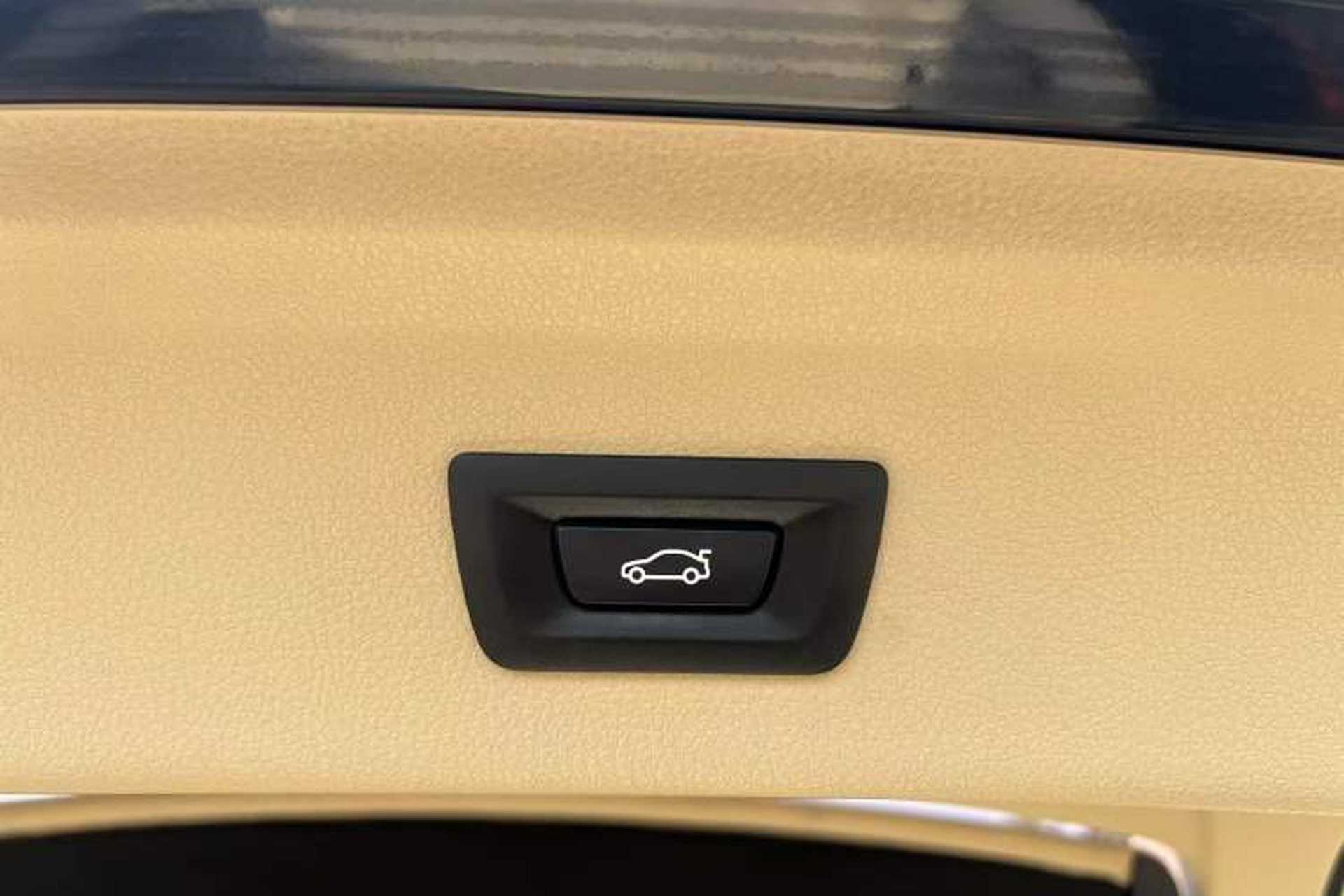 Used BMW 3 Series GT 2013 320i Leading Model Interior 9
