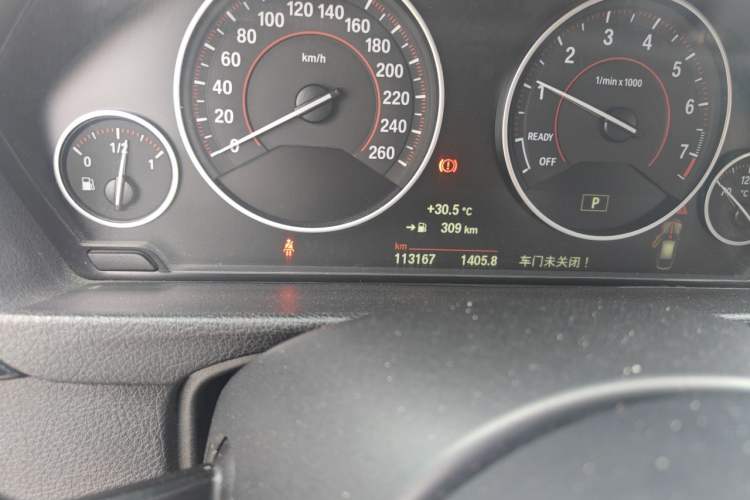 Used BMW 3 Series GT 2013 320i Sport Design Package Odometer Close Up